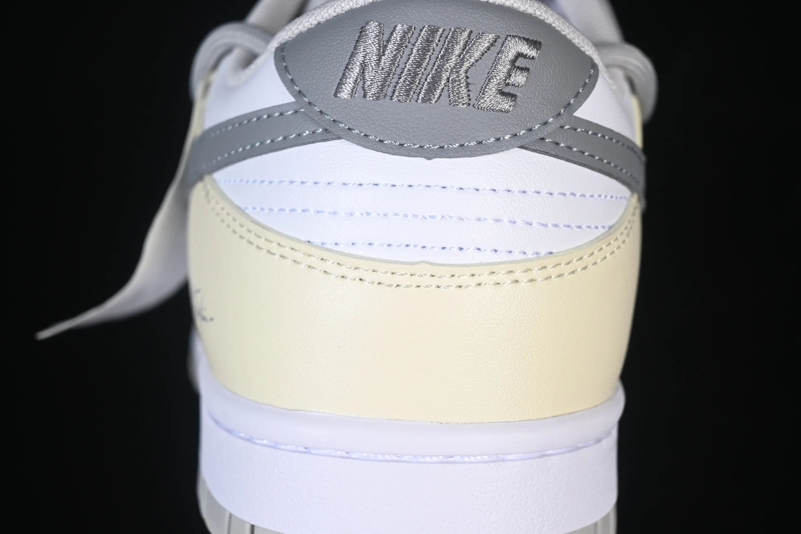 All categories Nk SB Dunk Series Nk SB Dunk Low High-end customized low-top sneakers Nike SB Dunk Low straps low-top casual sneakers HF5441-105